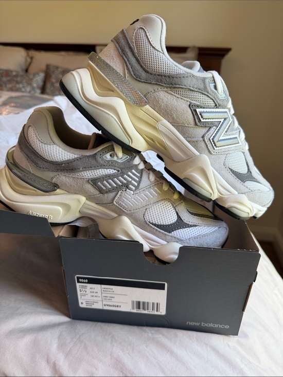 New Balance Shoes - New Balance 9060 Sneakers in Cream and Gray